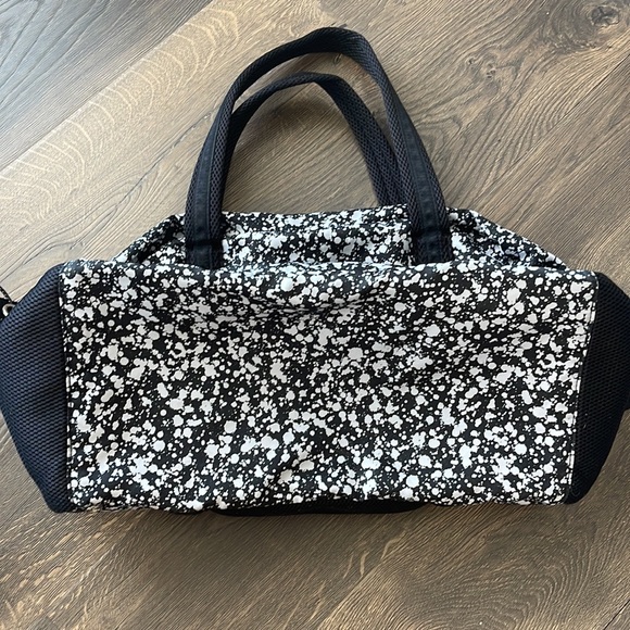 Lululemon Duffle Bag - Picture 9 of 11